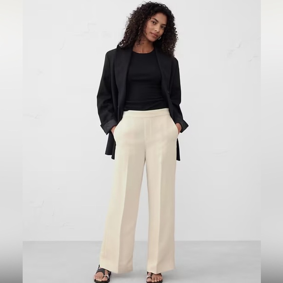 Banana Republic Pants - Banana Republic Cream Hayden Crepe Wide Leg Pants Size L NWT
